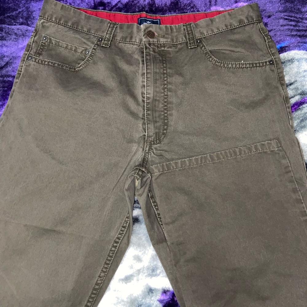 Brown dockers